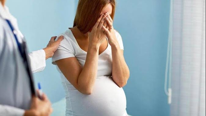 اغرب من الخيال...سيدة امريكية  تحمل مرتين خلال شهر واحد
