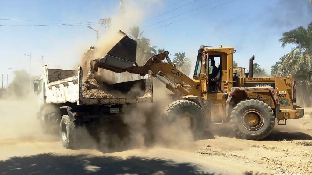 جهود إزالة التعديات والإشغالات بأسوان