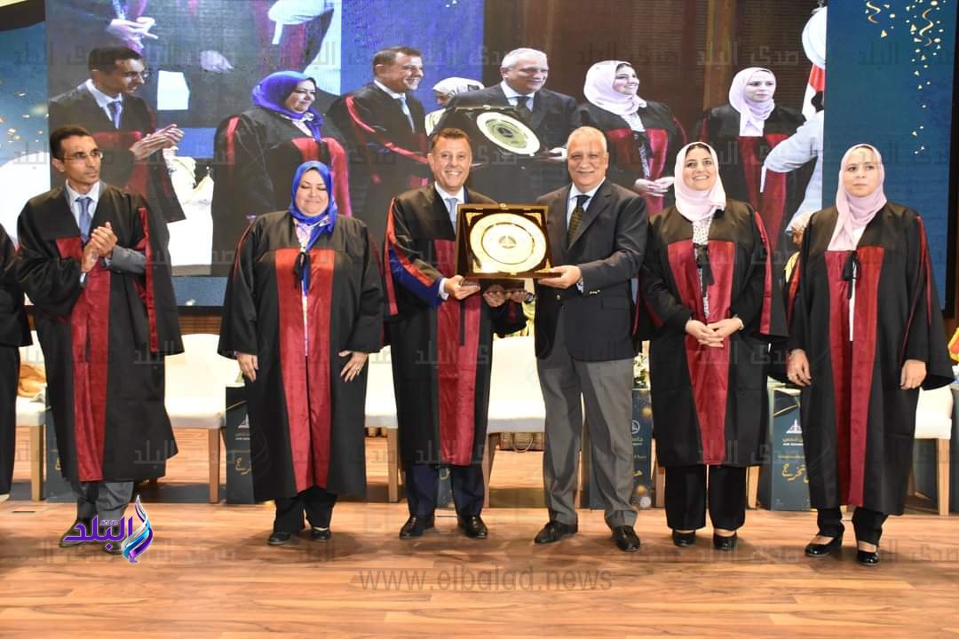 حاسبات عين شمس تحتفل بتخريج دفعتين