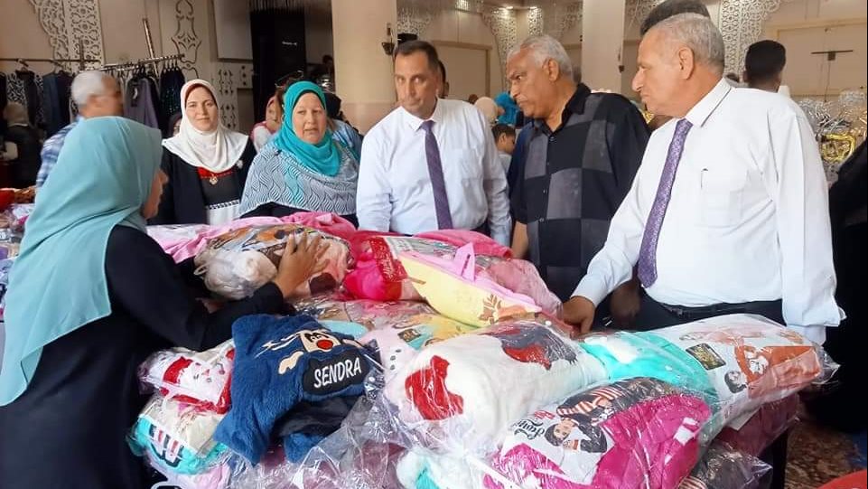 معرض لبيع السلع الغذائية 
