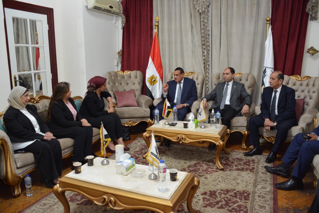 وزير التنمية المحلية 
