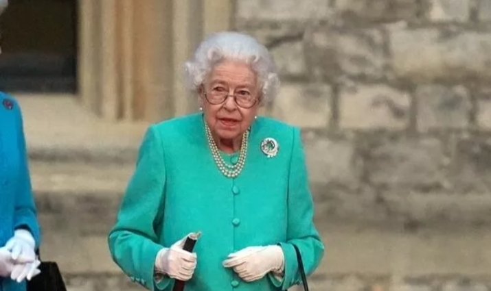 الملكة إليزابيث