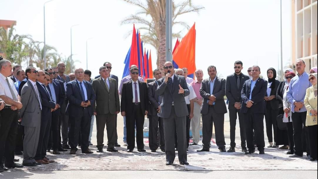 رئيس جامعة العريش يهنيء الطلاب بالعام الدراسي الجديد 