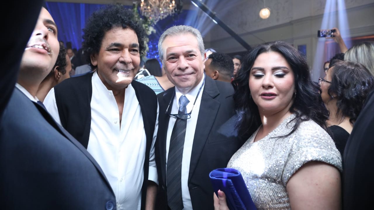 محمد منير وتوفيق عكاشة وحياة الدرديري
