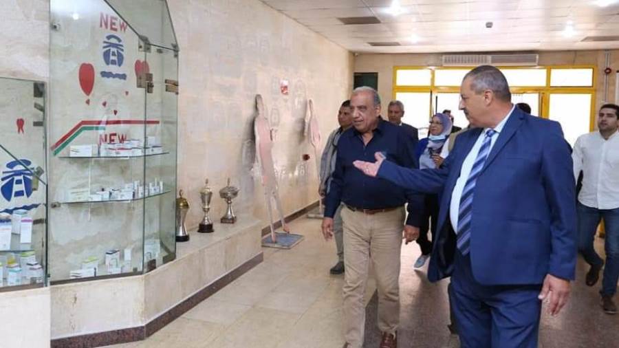 جولة وزير قطاع الأعمال في شركة الإسكندرية للأدوية و الصناعات الكيماوية