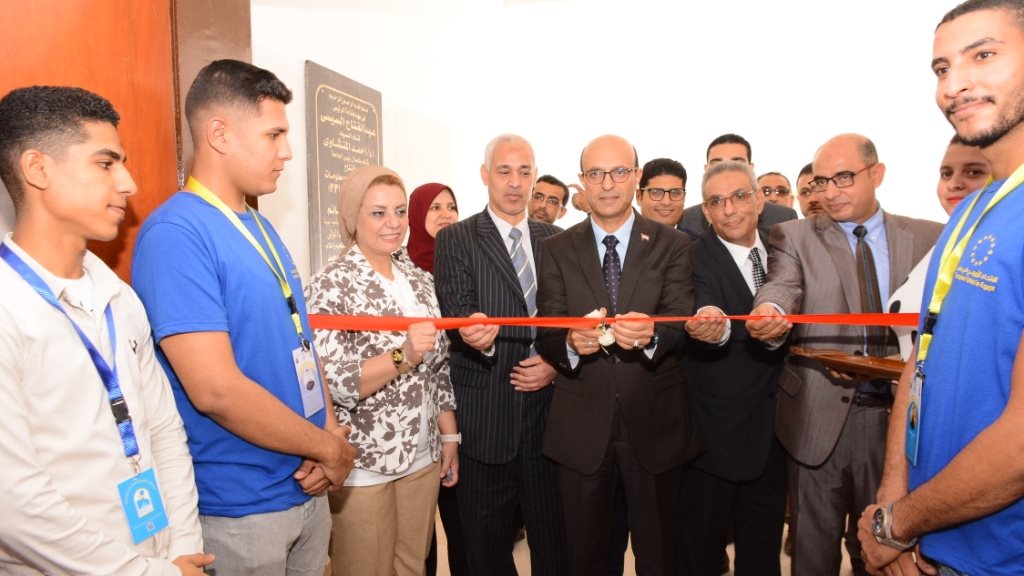 رئيس جامعة أسيوط يفتتح مقر برنامج نظم المعلومات 