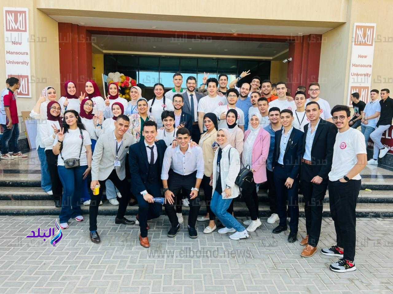 بدء الأسبوع التعريفي