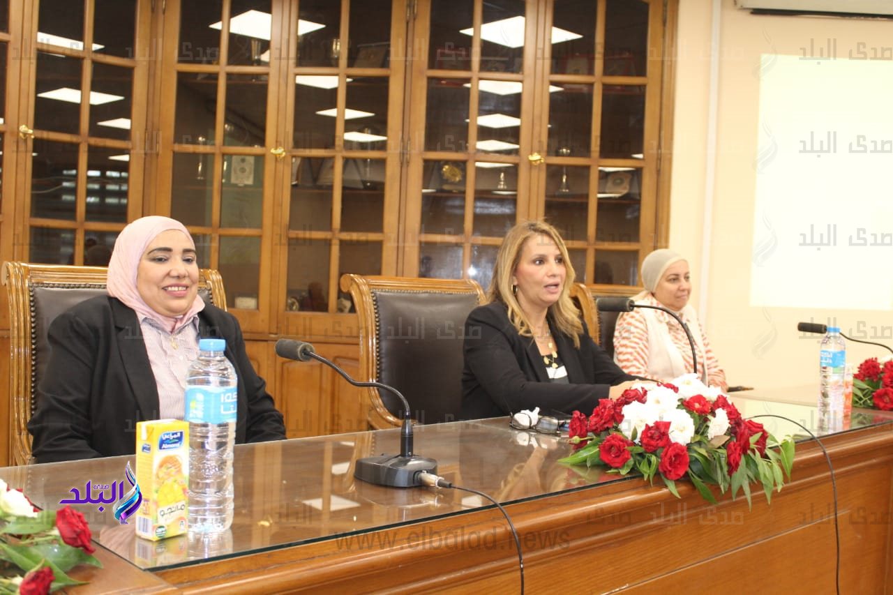 كلية الآداب جامعة عين شمس