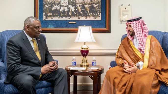 الأمير خالد بن سلمان ولويد أوستن