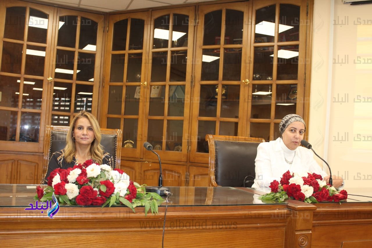 اللقاء التعريفي بآداب عين شمس 