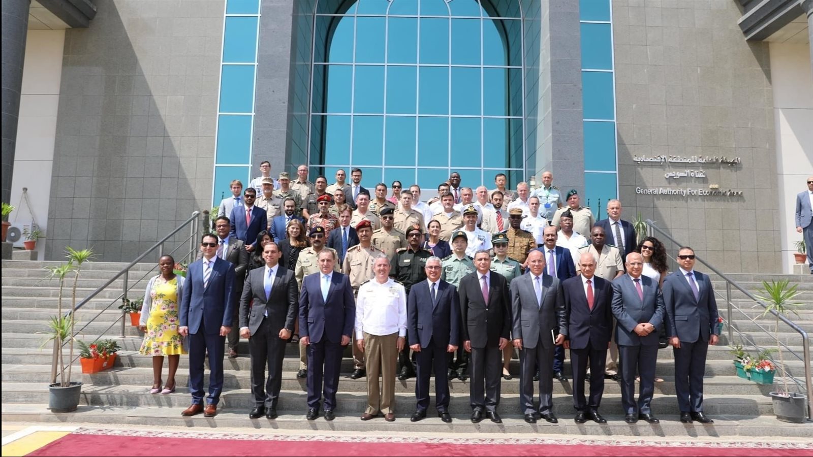 زيارة الملحقين العسكريين والإقتصاديين