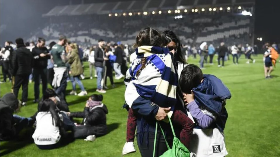 أحداث شغب مباراة بوكا جونيورز ضد خيمانسيا لا بلاتا