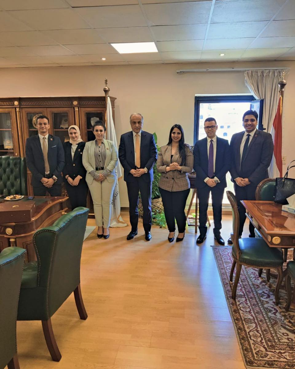 وفد "التنسيقية" يلتقي الدكتور حسام الملاحي رئيس جامعة النهضة