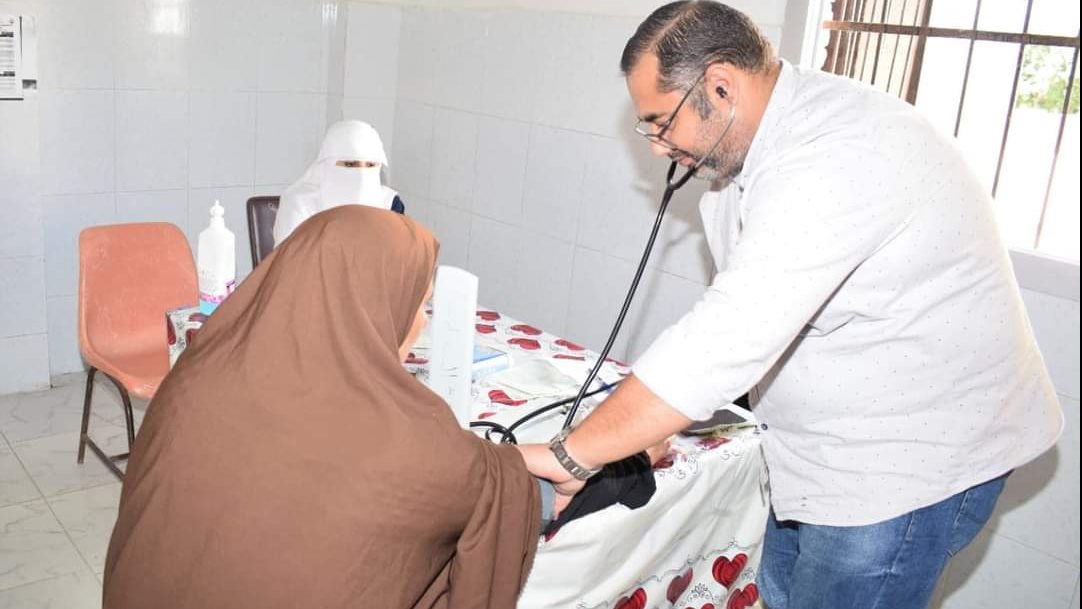 الكشف الطبي على المرضى بالشيخ زويد 