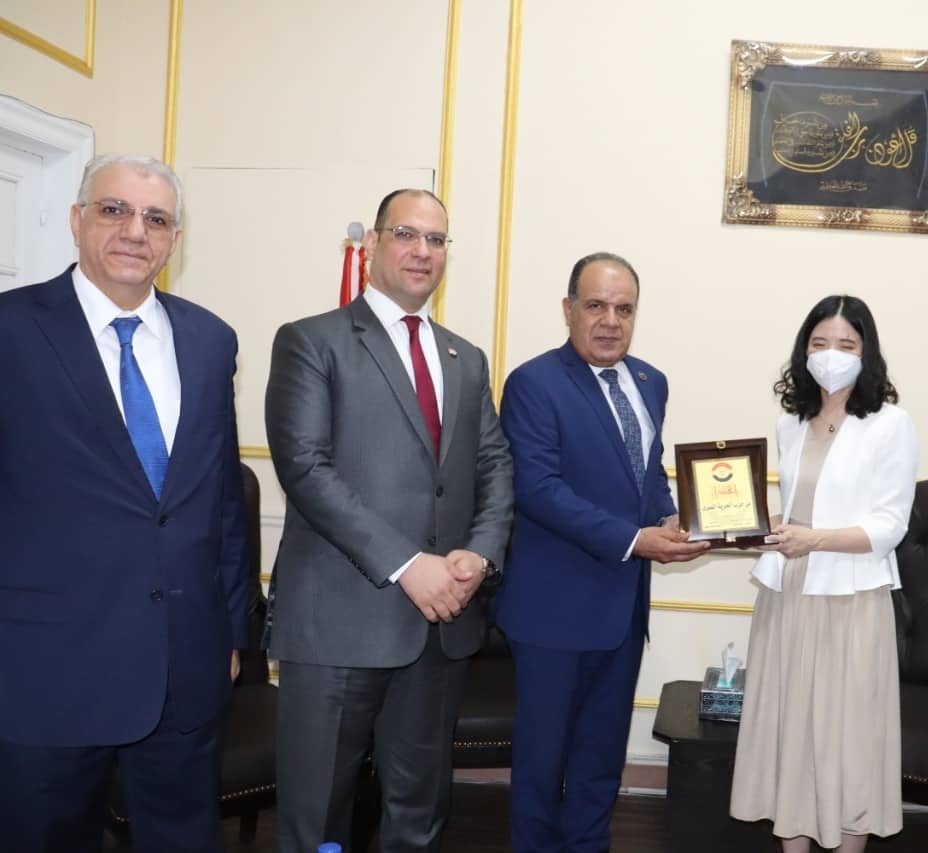  احمد مهني،  عضو مجلس النواب