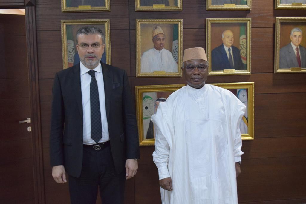 الدكتور عمرو الليثي مع أمين منظمة التعاون الإسلامي