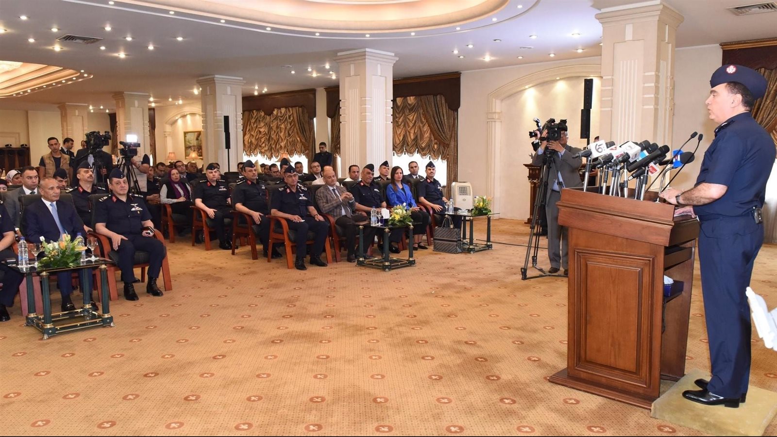 الفريق محمود فؤاد عبدالجواد قائد القوات الجوية