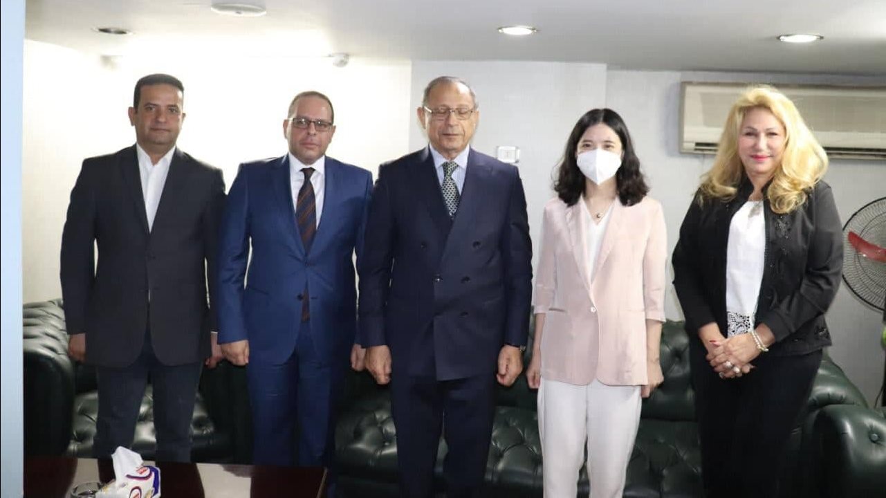رئيس حزب الحركة الوطنية يستقبل وفد صيني