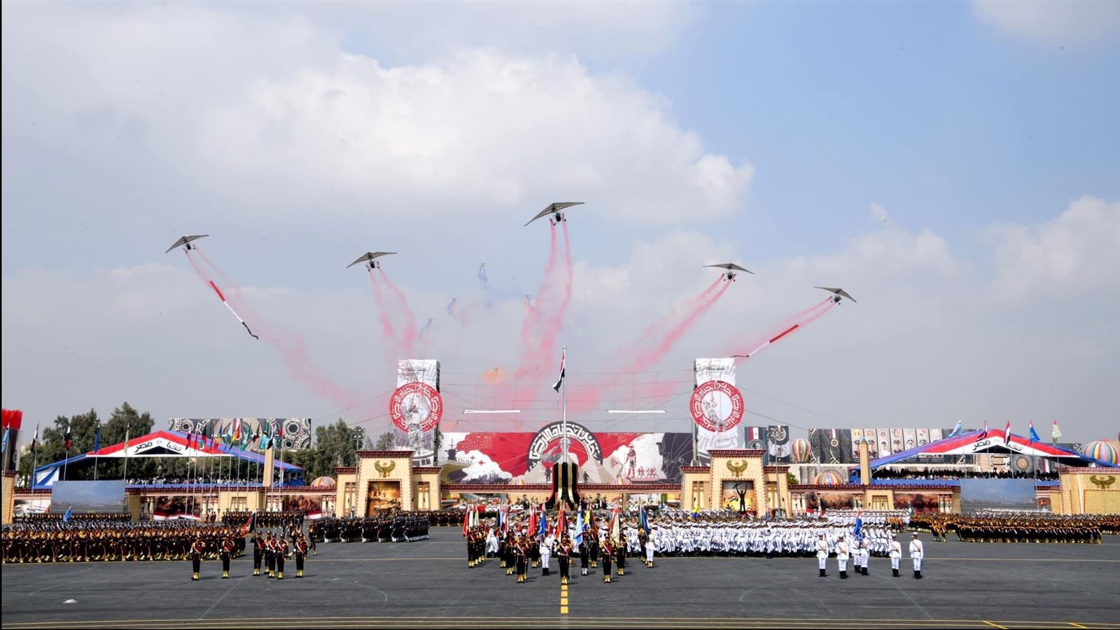 حفل تخرج دفعة جديدة من الكليات العسكرية