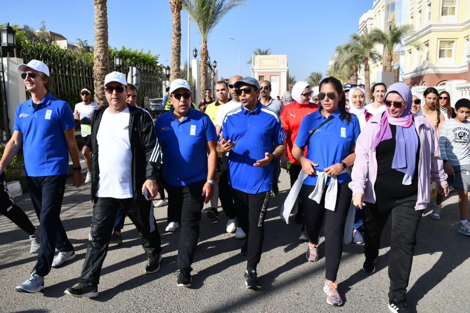 وزير الرياضة يقود ماراثون رياضى بالجامعة البريطانية