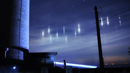 أضواء في السماء