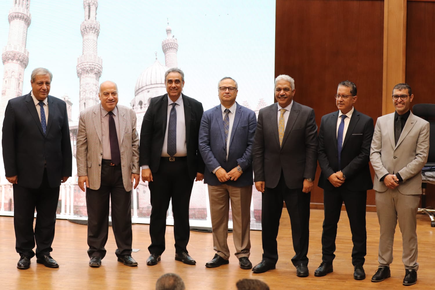 الدكتور محمود صديق