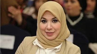 النائبة دينا هلالي، عضو مجلس الشيوخ