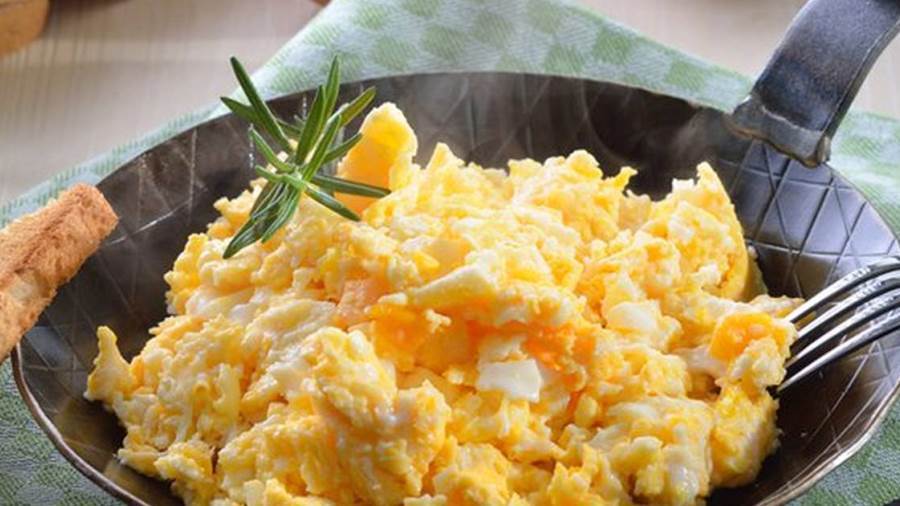 فول مدشوش بالبيض