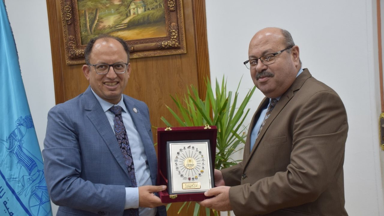  رئيس جامعة حلوان