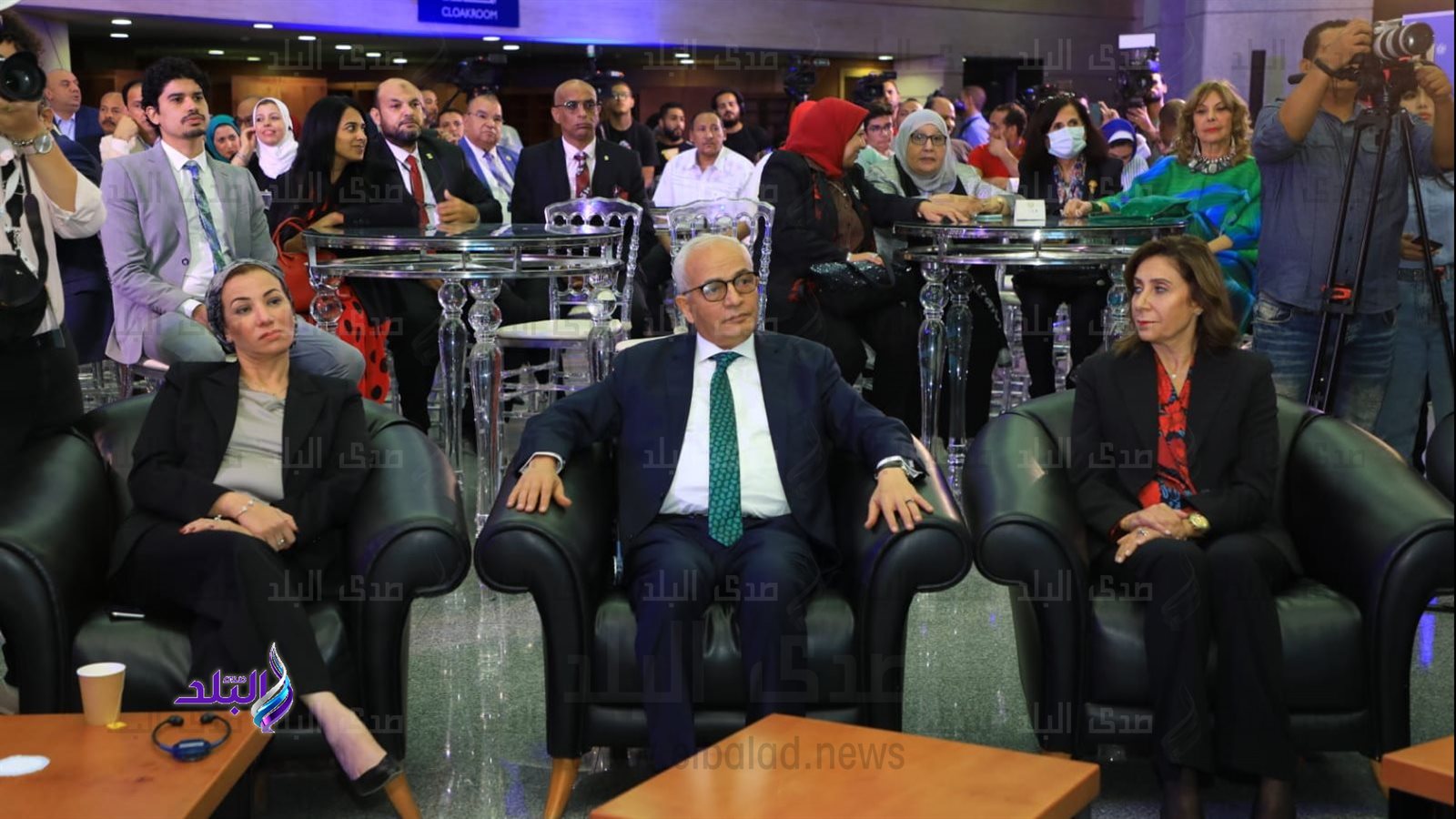 الوزراء في المعرض الفني لطلاب المدارس حول تغير المناخ