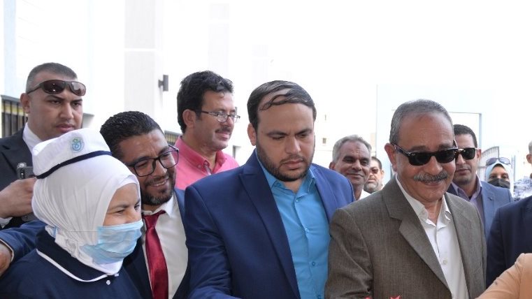 الافتتاح