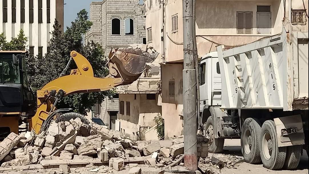 رفع مخلفات الحفر والبناء باحياء العريش