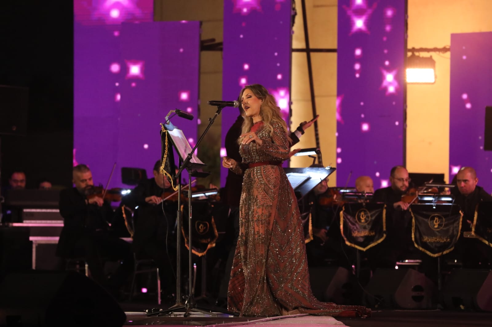 نادية مصطفى