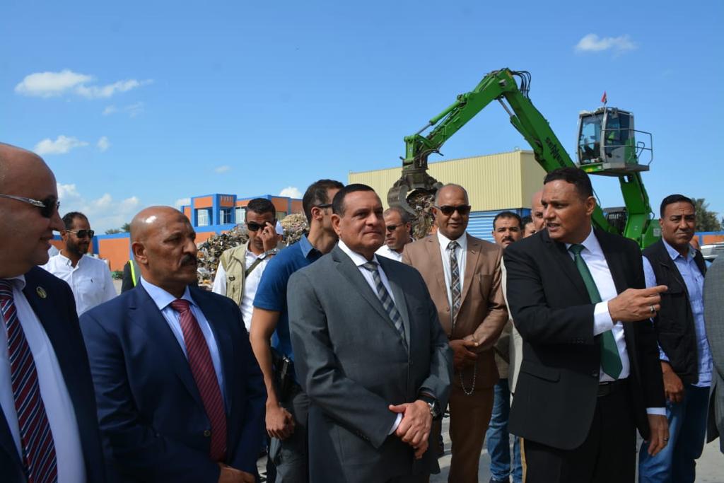 وزيرا التنمية المحلية والبيئة يفتتحان مصنعا لتدوير المخلفات 