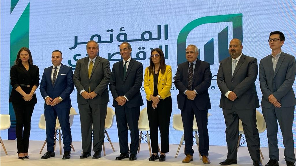 الدكتورعمرو طلعت وزير الاتصالات وتكنولوجيا المعلومات