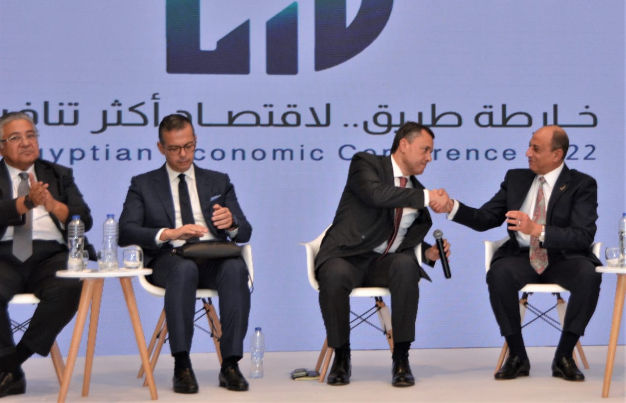 وزير السياحة والآثار 