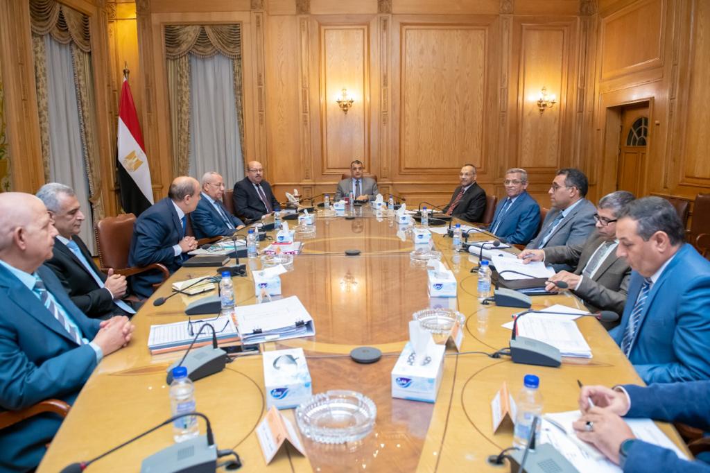 وزير الإنتاج الحربي 
