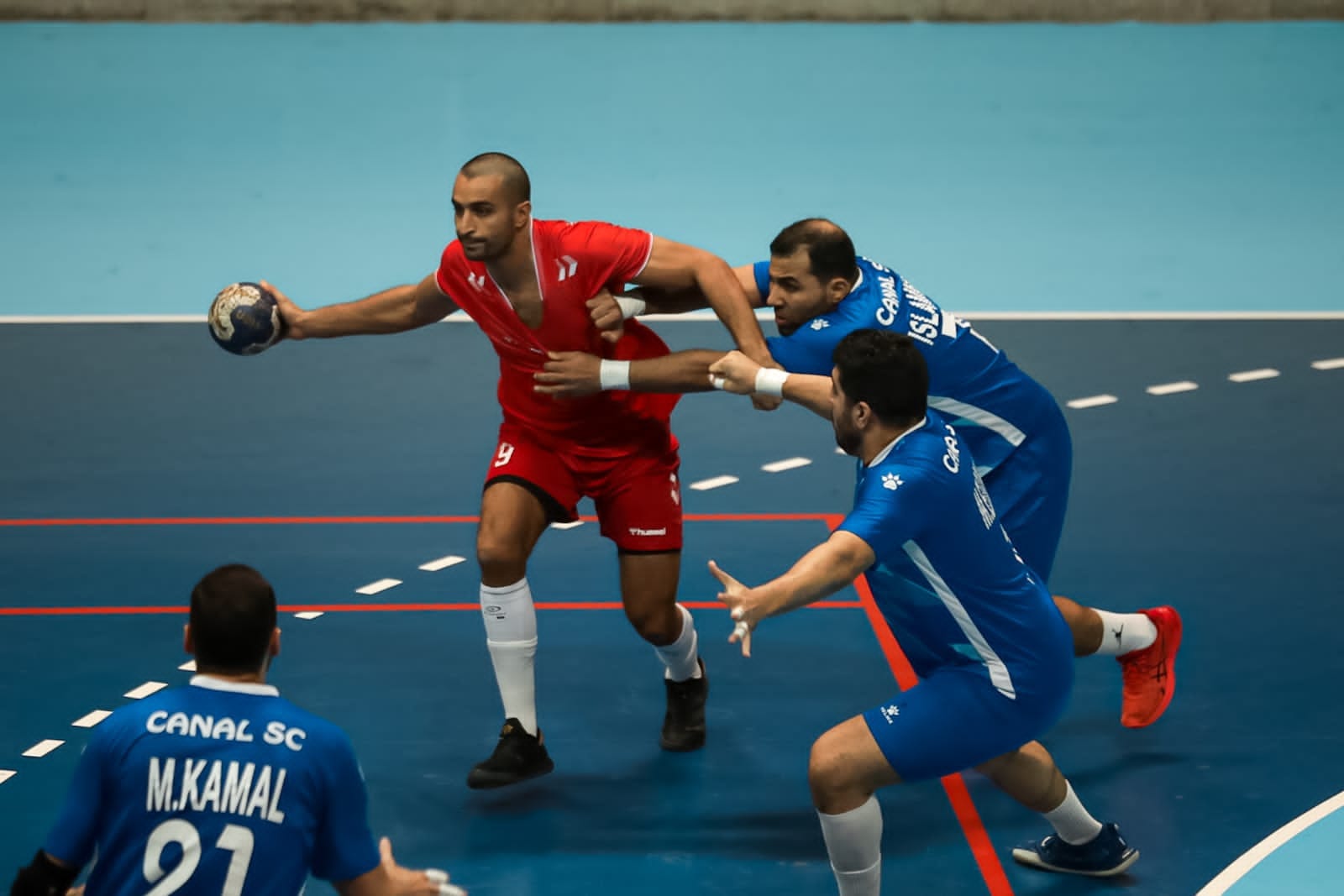 الأهلي يعبر "القناة" بدوري محترفي اليد