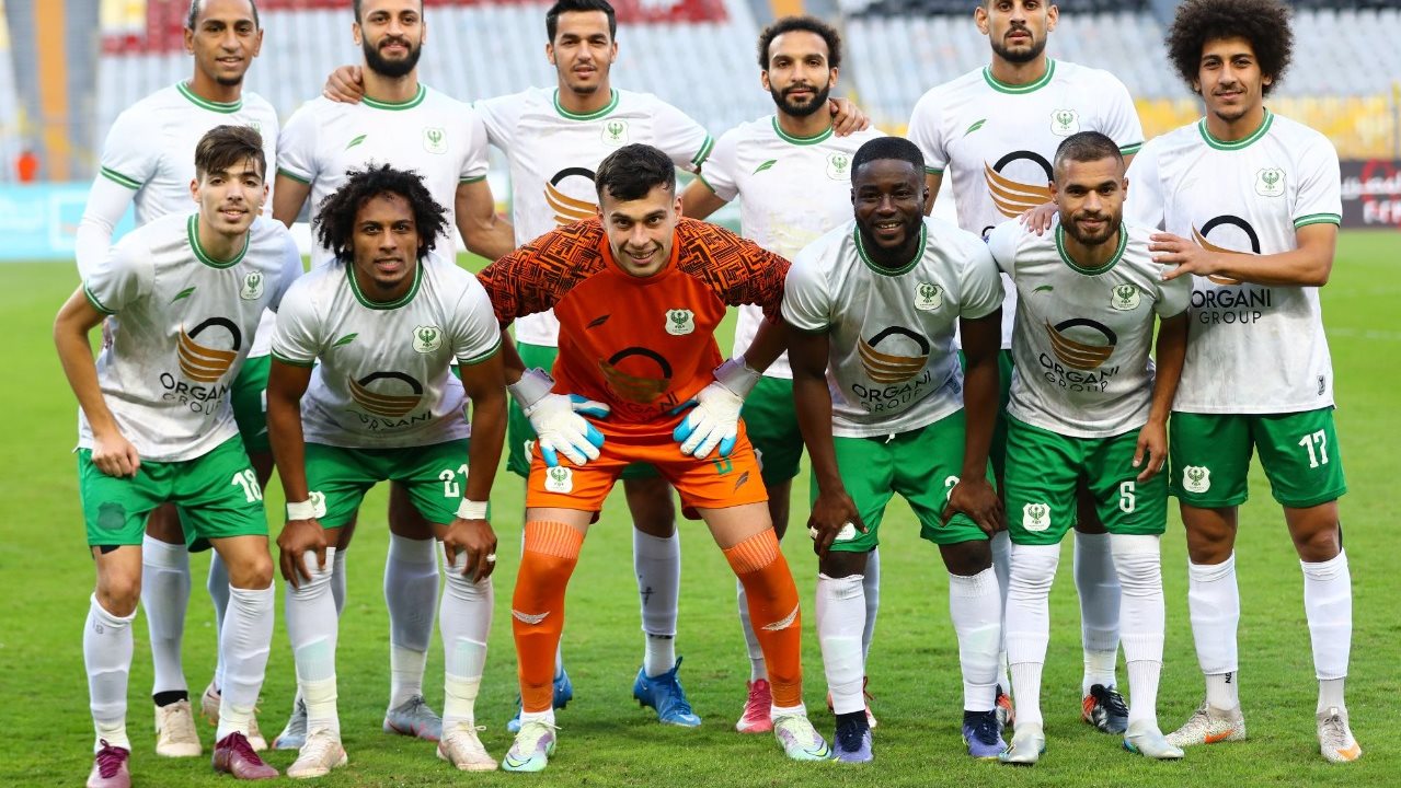 الفريق الأول للنادى المصري 