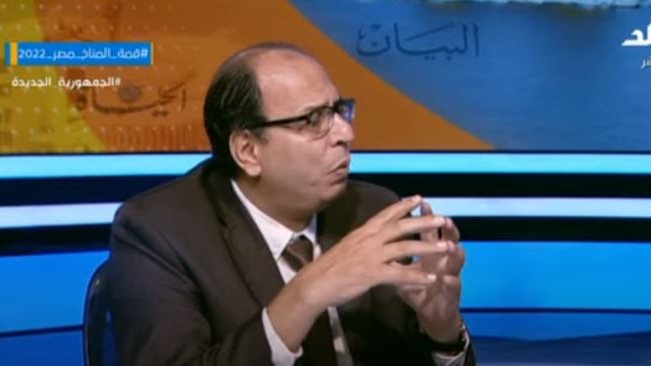 عادل السنهورى الكاتب الصحفي