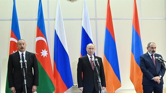 الرئيس الروسي مع الرئيس الأذربيجاني مع رئيس الوزراء الأرميني