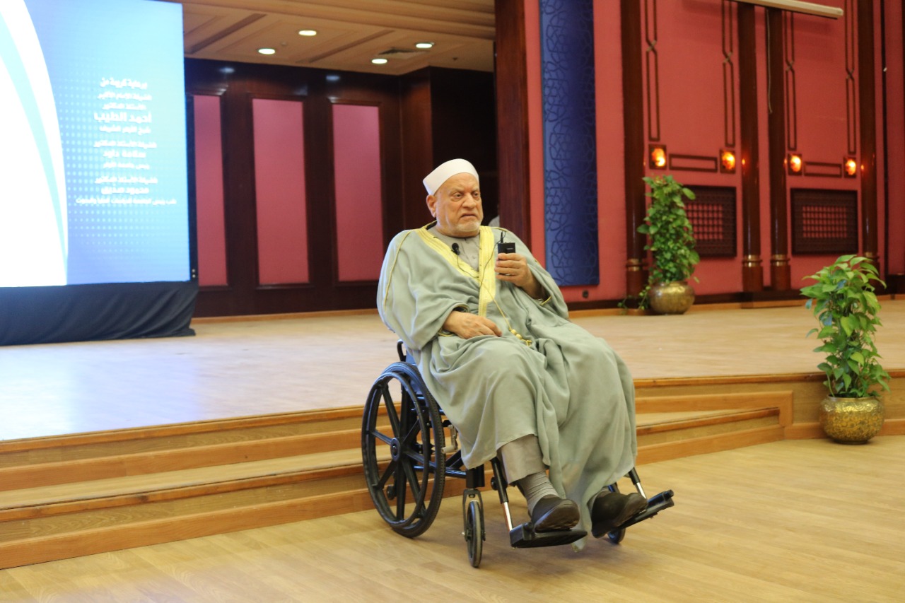الدكتور أحمد عمر هاشم