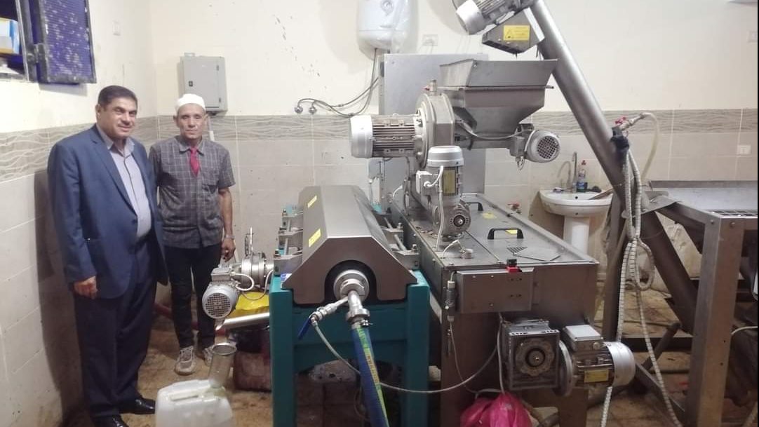 رئيس مدينة نخل يتفقد معصرة الزيتون 