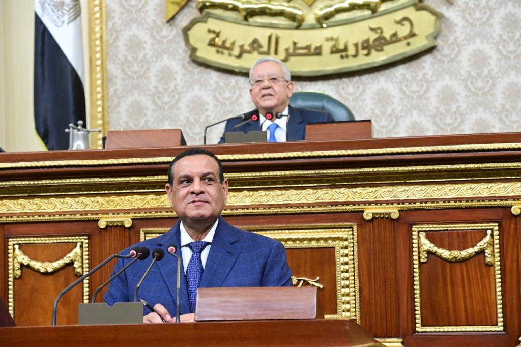 اللواء هشام آمنة وزير التنمية المحلية 