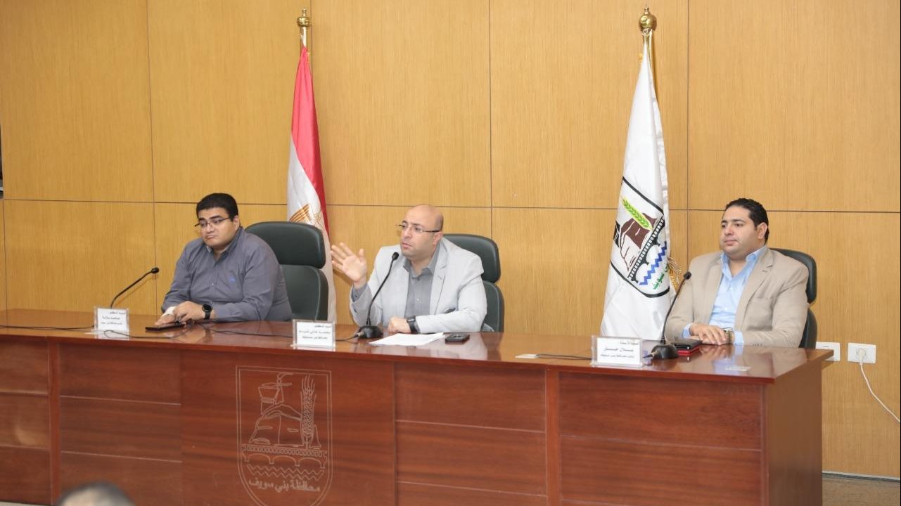 محافظ بني سويف ونائبيه 