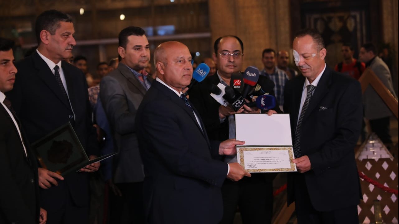 تكريم قائد القطار 