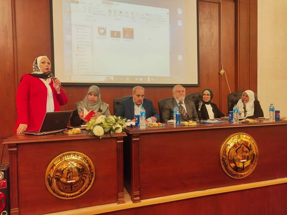تحكيم مشاريع تخرج الطالبات 