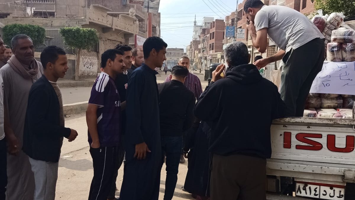 خلال بيع الارز الأيام الماضية  خلال بيع الارز الأيام الماضية