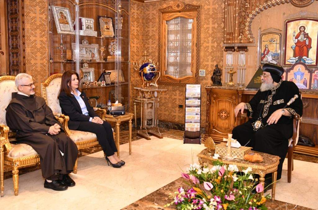 البابا تواضروس وماجدة الرومى وبطرس دانيال