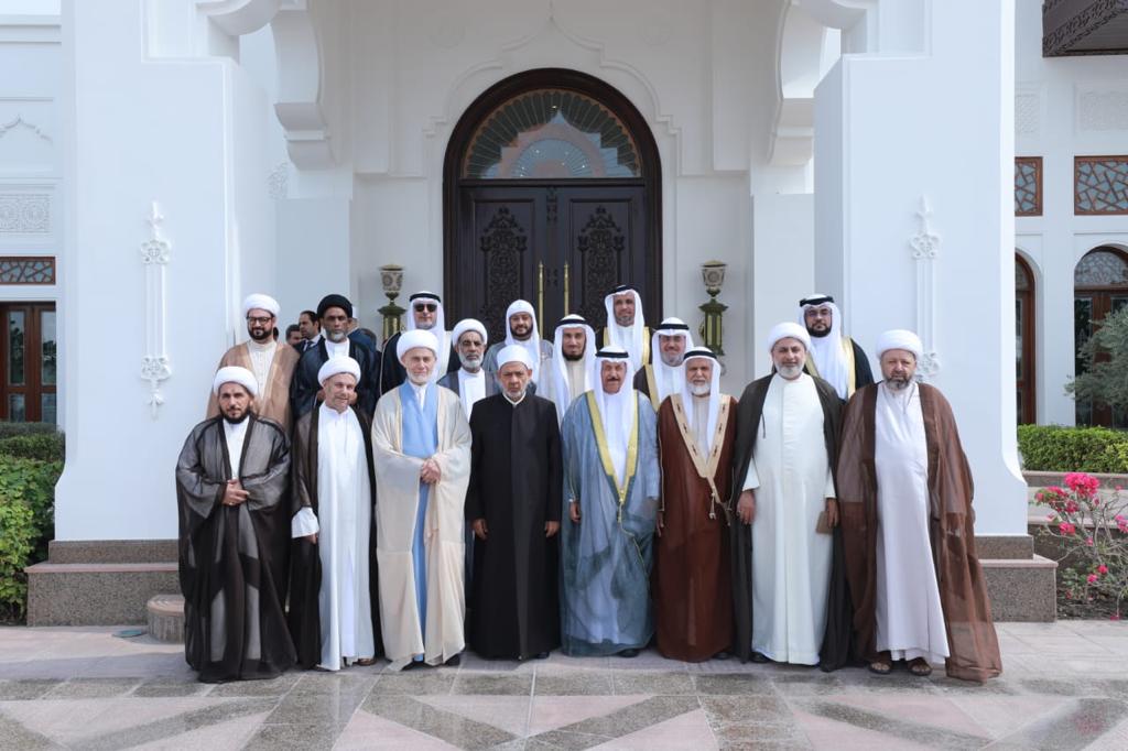 شيخ الأزهر يتوسط أعضاء الأعلى للشؤون الإسلامية البحريني